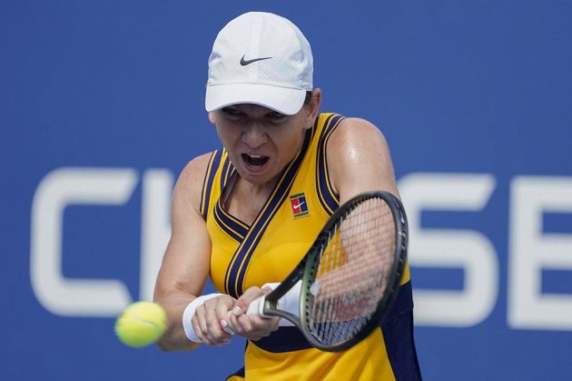 Romanian tennis player Simona Halepová is fighting against Camile Giorgio in the 1st round of the US Open.