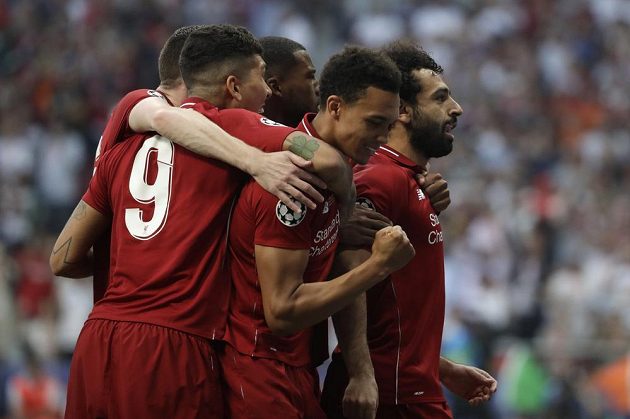 Liverpoolská radost. Reds vedli ve finále Ligy mistrů poté, co Mohamed Salah proměnil penaltu.