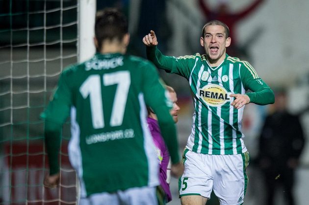 David Bartek a Patrik Schick (17) se radují z vyrovnávací branky proti Jablonci.