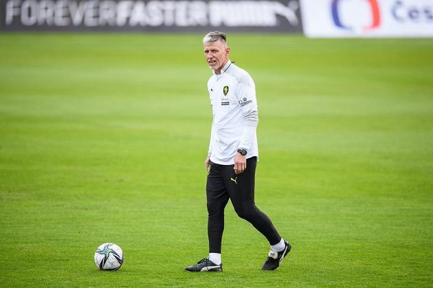 Trenér fotbalové reprezentace Jaroslav Šilhavý během tréninku reprezentace před zápasy kvalifikace MS 2022 s Walesem a Běloruskem.