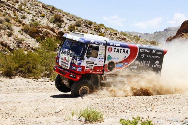 Martin Kolomý s kamiónem Tatra na trati páté etapy Rallye Dakar.