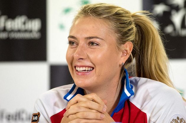 Ruská tenistka Maria Šarapovová během tiskové konference před finále Fed Cupu v Praze.