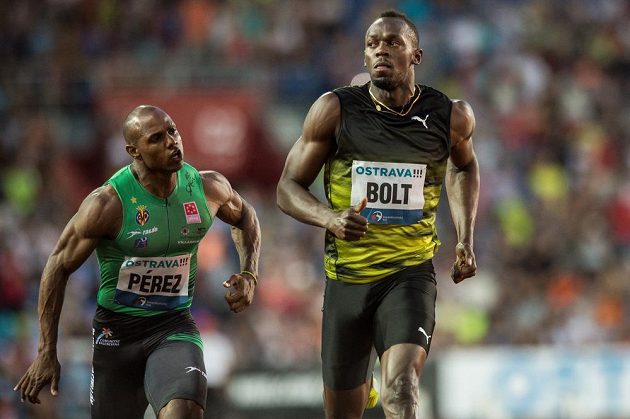 Jamajský sprinter Usain Bolt jako první v cíli sprintu na 100 m na atletickém mítinku Zlatá tretra.
