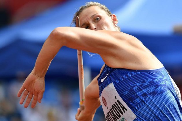 V duelu českých oštěpařek na Zlaté tretře byla lepší Barbora Špotáková, která hodila 60,01 a skončila čtvrtá.