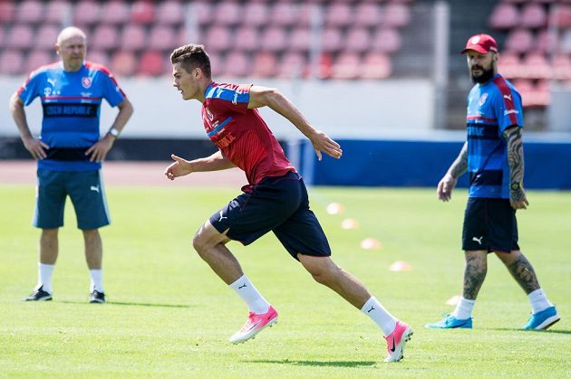 Patrik Schick během tréninku fotbalové reprezentace před zápasy v Belgii a v Norsku.