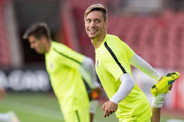 Václav Kadlec během tréninku před utkáním základní skupiny Evropské ligy na hřišti Southamptonu.