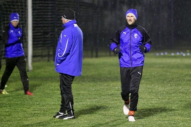 Kapitán Viktorie Plzeň Roman Hubník (vpravo) na tréninku před zápasem EL s Partizanem Bělehrad.