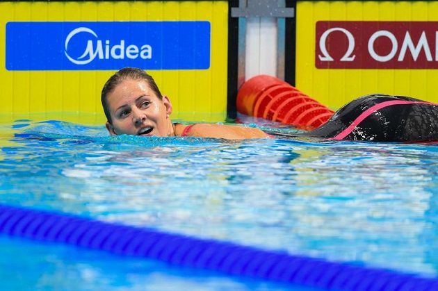 Plavkyně Martina Moravčíková po úspěšném boji o semifinále MS na 200 metrů prsa.