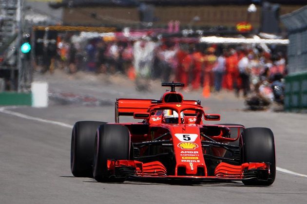 Němec Sebastian Vettel z Ferrari vyhrál sobotní kvalifikaci na Velkou cenu Kanady formule 1.