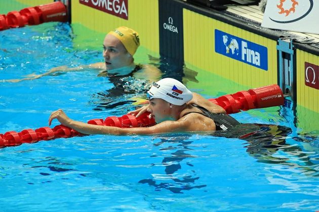 Kraulařka Barbora Seemanová na MS v cíli závodu na 200m.