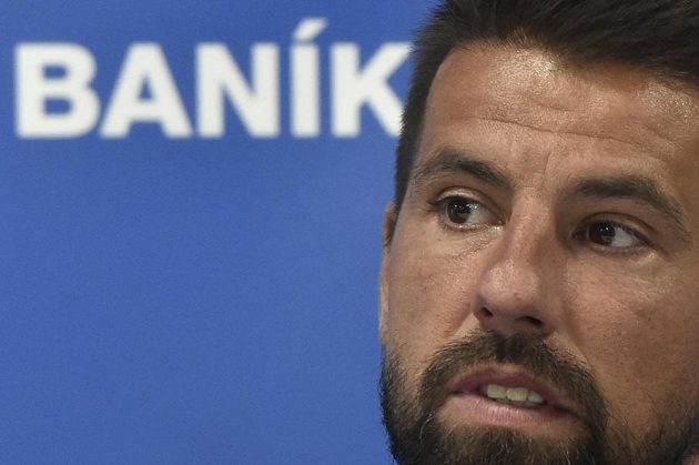 Fotbalista Milan Baroš v Ostravě na tiskové konferenci oznámil, že po sezoně ukončí v 38 letech aktivní kariéru.