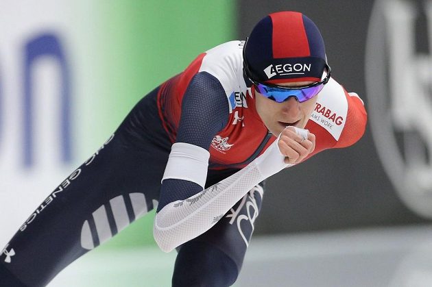 Martina Sáblíková na trati závodu na 3000 metrů při mistrovství světa v Inzellu.