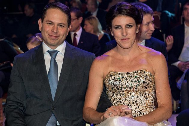 Zuzana Hejnová s partnerem během vyhlášení novinářské ankety Sportovec roku 2015.