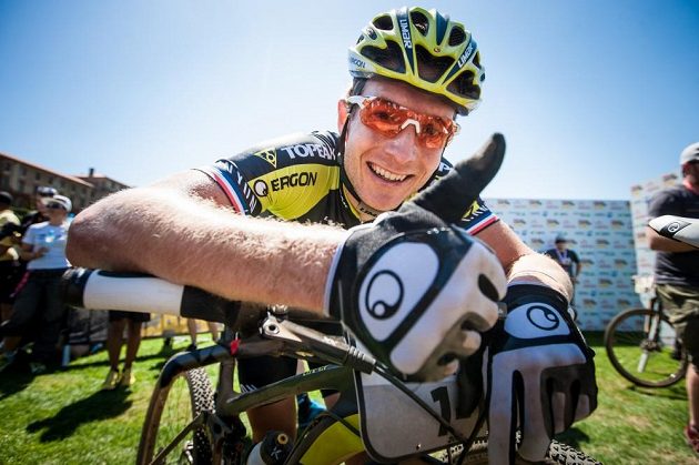 Kristián Hynek z Topeak Ergon týmu před startem jedné z etap Cape Epic 2015.