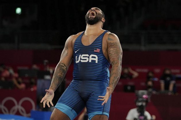Olympijským vítězem v nejtěžší váhové kategorii volnostylařů do 125 kg se stal Američan Gable Steveson.