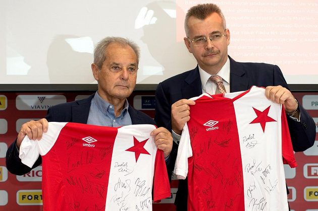 Nový prezident a spolumajitel Slavie Praha Jiří Šimáně (vlevo) a zástupce čínského majitele CEFC Jaroslav Tvrdík.