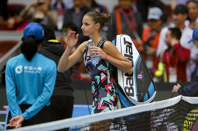 Tenistka Karolína Plíšková vypadla na turnaji v Pekingu ve 3. kole a přišla o šanci vrátit se do čela světového žebříčku.