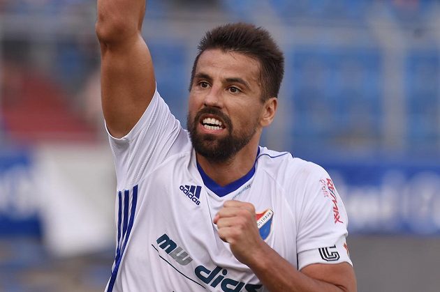 Milan Baroš se raduje z třetího gólu Baníku proti Spartě.