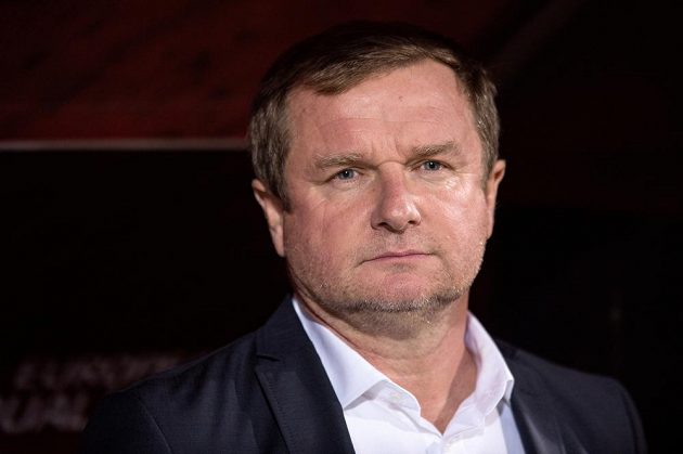 Trenér české fotbalové reprezentace Pavel Vrba během kvalifikačního duelu s Kazachstánem.