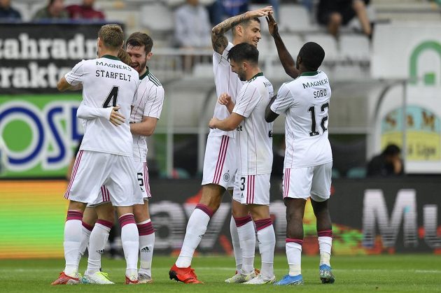 Radost fotbalistů Celtiku po druhém vstřeleném gólu v Jablonci v utkání 3. předkola Evropské ligy.