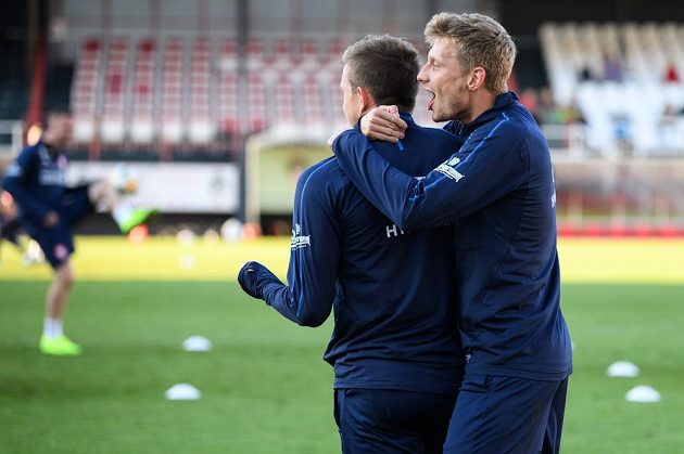 Jan Kopic a Ladislav Krejčí během tréninku fotbalové reprezentace před zápasy s Anglií a Severním Irskem.