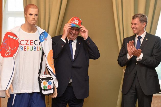 Prezident Miloš Zeman přijal v Praze předsedu Českého olympijského výboru Jiřího Kejvala.