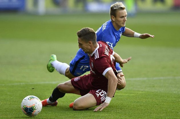 From left: Tomáš Wiesner from Sparta and Jan Matoušek from Liberec.