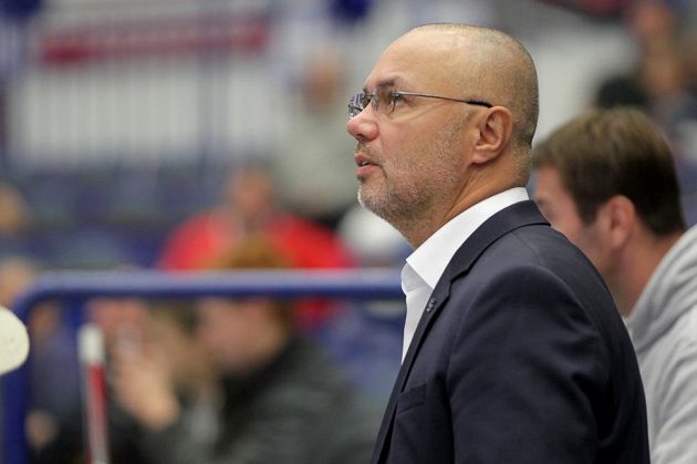 Trenér HC Sparta Praha Jiří Kalous nemohl být po utkání ve Vítkovicích spokojený. Jeho tým prohrál 1:6.