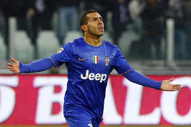 Argentinský útočník Juventusu Carlos Tévez se podílel na kanonádě Parmy dvěma góly.