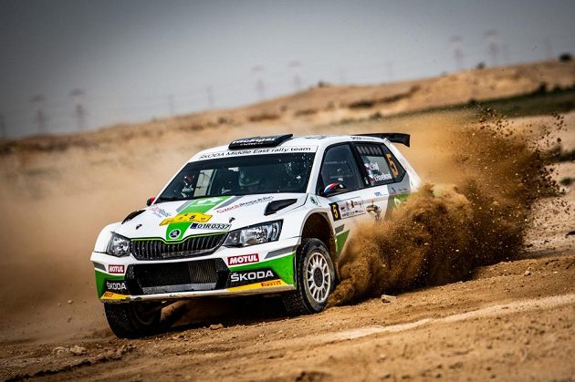 Vojtěch Štajf s navigátorkou Veronikou Havelkovou ve Škodě Fabii R5 na trati Katarské rallye 2018.