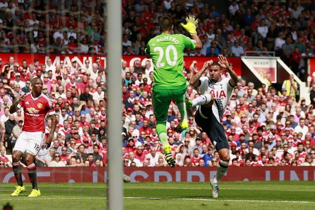 Argentinec Sergio Romero v prvním utkání nové sezóny hájil branku Rudých ďáblů.