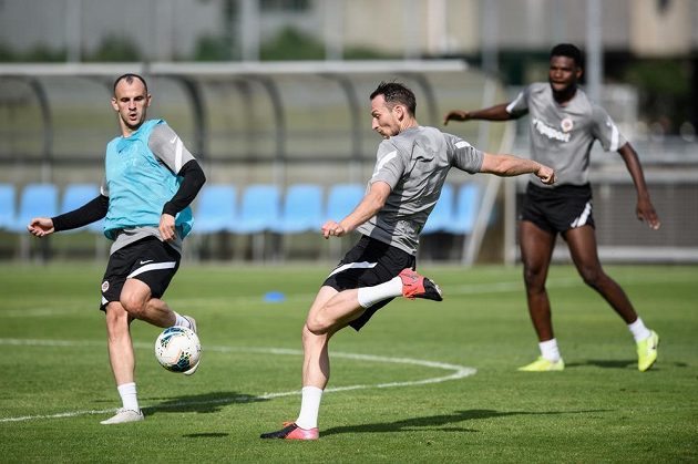 Sparťané v akci. David Lischka a Libor Kozák během prvního tréninku sezony 2020/2021 v tréninkovém centru na Strahově.