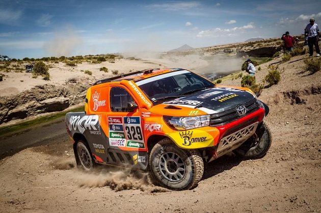 Český závodník Martin Prokop během 6. etapy Rallye Dakar.