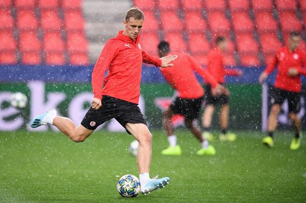 Tomáš Souček ze Slavie Praha během tréninku před utkáním základní skupiny Ligy mistrů s Borussií Dortmund.