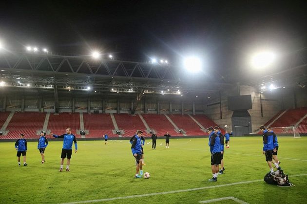 Trénink fotbalistů Plzně v Beer Ševě před utkáním Evropské ligy.