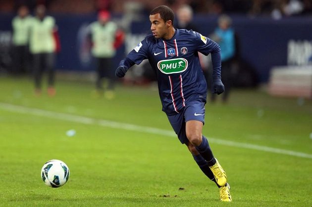 Brazilský fotbalista Lucas Moura v dresu Paris Saint-Germain. Do francouzské metropole přišel za 40 miliónů eur!