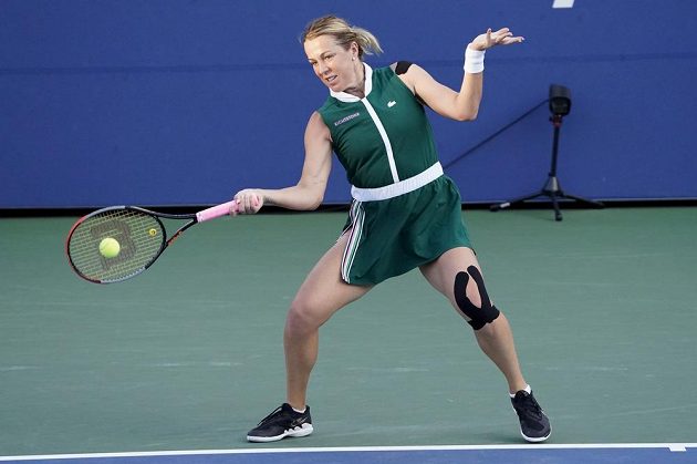 Ruská tenistka Anastasia Pavljučenkovová v boji o postup do čtvrtfinále US Open proti Karolíně Plíškové.