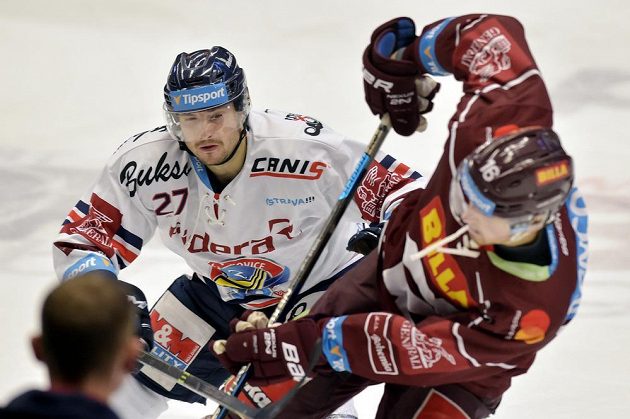 Zleva Rastislav Dej z Vítkovic a Tomáš Dvořák ze Sparty.