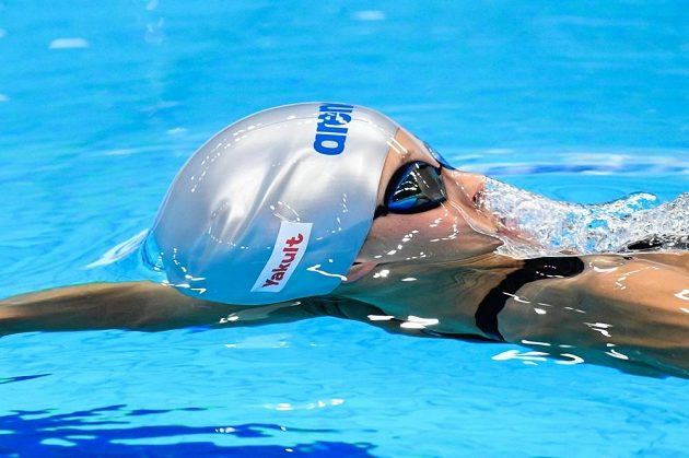 Česká plavkyně Simona Baumrtová během semifinále MS na 50 m znak.