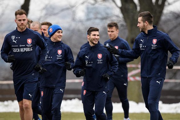 Tomáš Kalas (vlevo), Jan Bořil, Michal Trávník a Michael Lüftner během tréninku fotbalové reprezentace před turnajem v Číně.