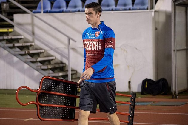 Ondřej Zahustel přichází na trénink české fotbalové reprezentace před přípravnými zápasy se Srbskem a Polskem.