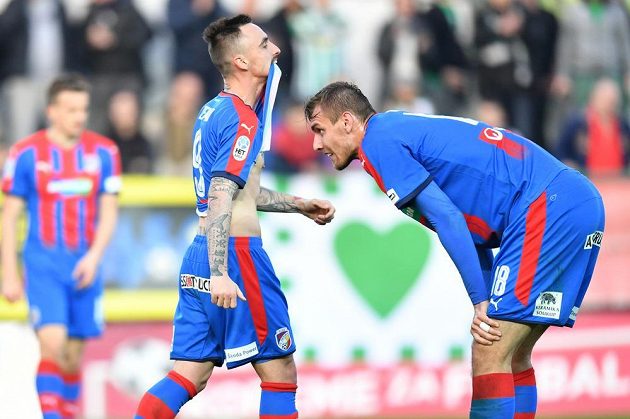 Plzeňští fotbalisté Martin Zeman (vlevo) a Tomáš Chorý během zápasu s Bohemians.
