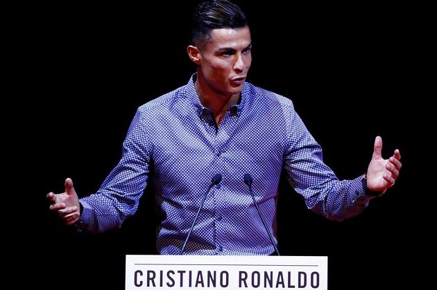 Cenu pro sportovní legendy dostal v Madridu hvězdný fotbalista Cristiano Ronaldo.