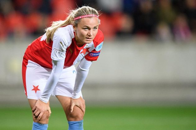 Fotbalistka Simona Necidová ze Slavie Praha během utkání Ligy mistryň, kdy v Edenu vysoko zvítězil slavný Arsenal.