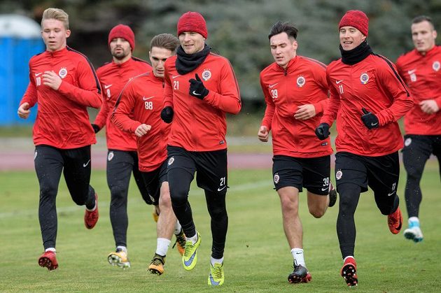 Fotbalisté Sparty Praha (vpředu) David Lafata a Lukáš Mareček během prvního tréninku zimní přípravy.