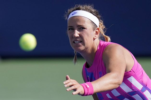 Běloruská tenistka Victoria Azarenková na turnaji v New Yorku pobavila sama sebe nepovedeným úderem.
