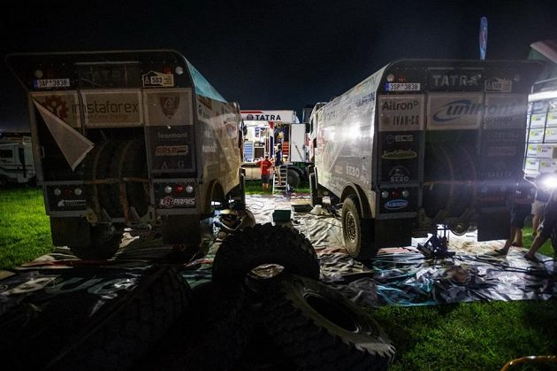 Tatry týmu Buggyra v bivaku po druhé etapě Rallye Dakar.