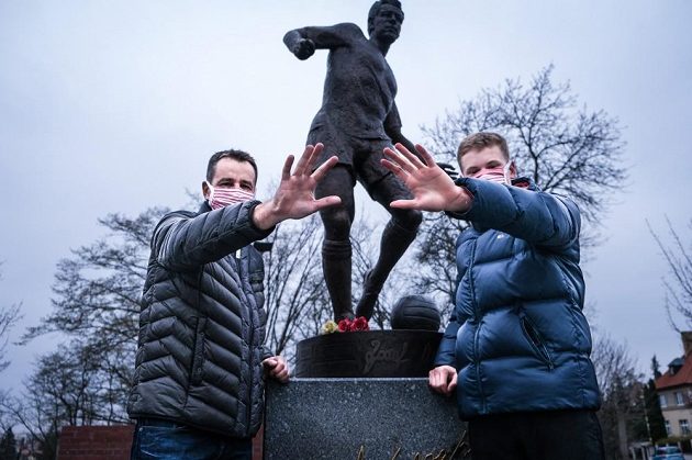 Bývalý fotbalový reprezentant Antonín Kinský se synem.