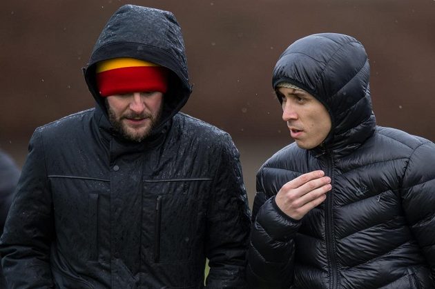 Člen představenstva Sparty Praha Jakub Otava (vlevo) a nová posila Letenských Josef Šural během přípravného utkání s Ústím nad Labem.