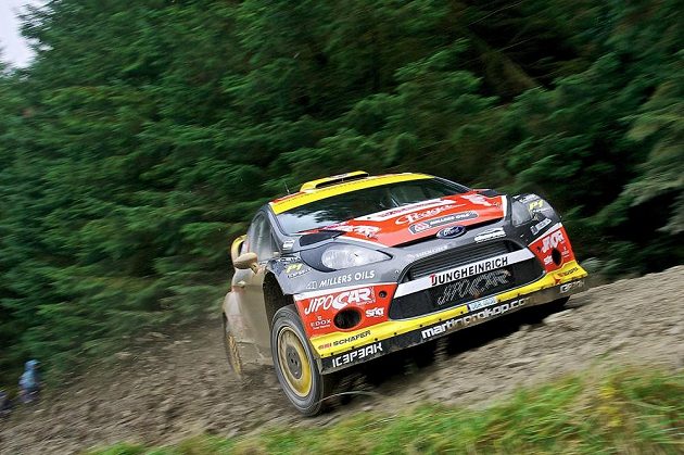 Martin Prokop s Fordem Fiesta WRC na trati Britské rallye 2013.